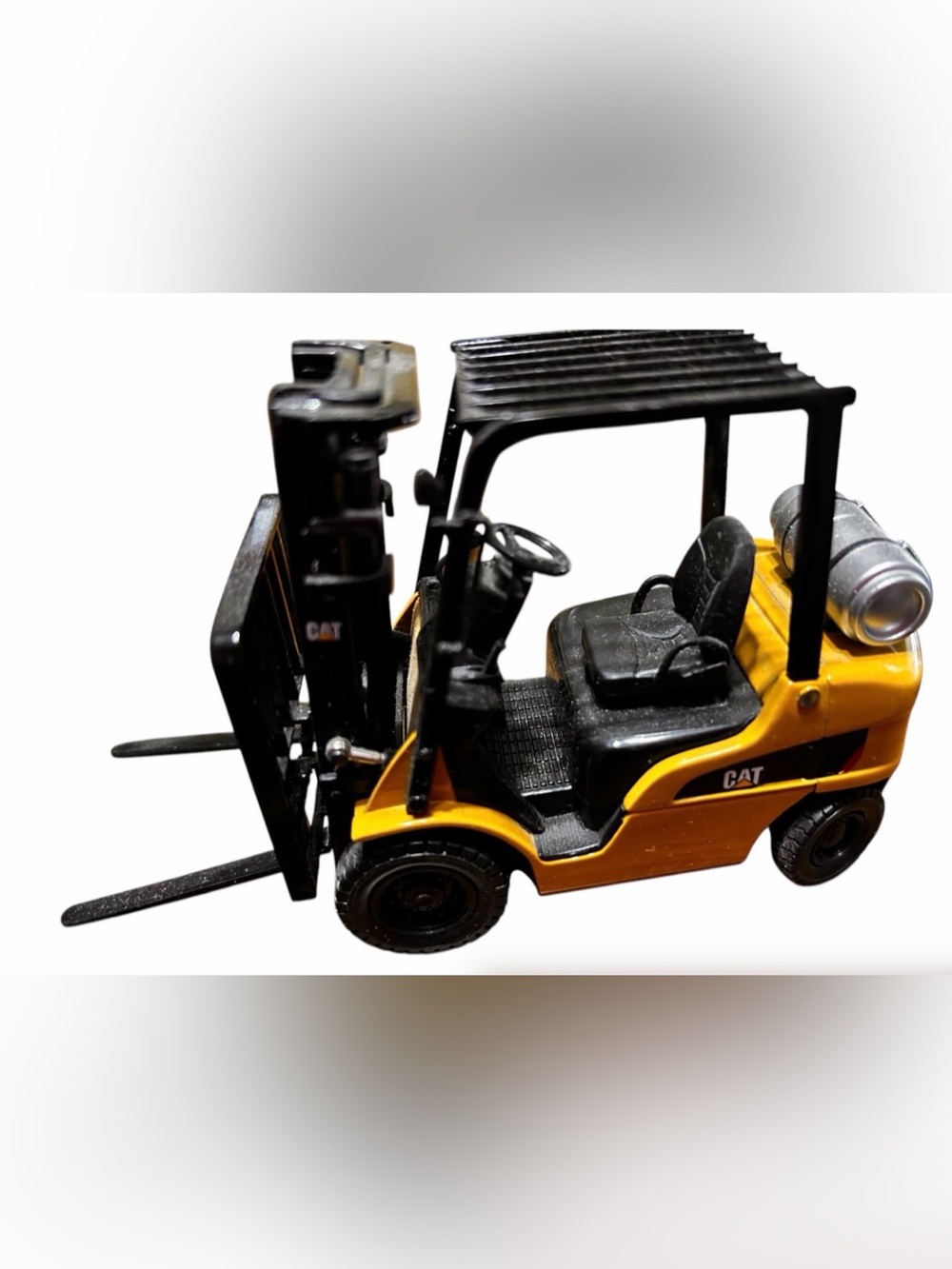 Norscot 85223 CAT Caterpillar P5000 Fork Lift Truck 1:25 DieCast Model